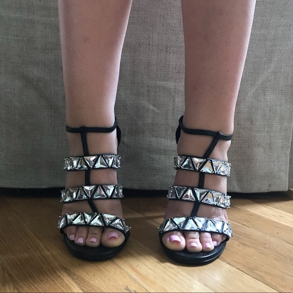 Gucci Heels - Picture 4 of 6